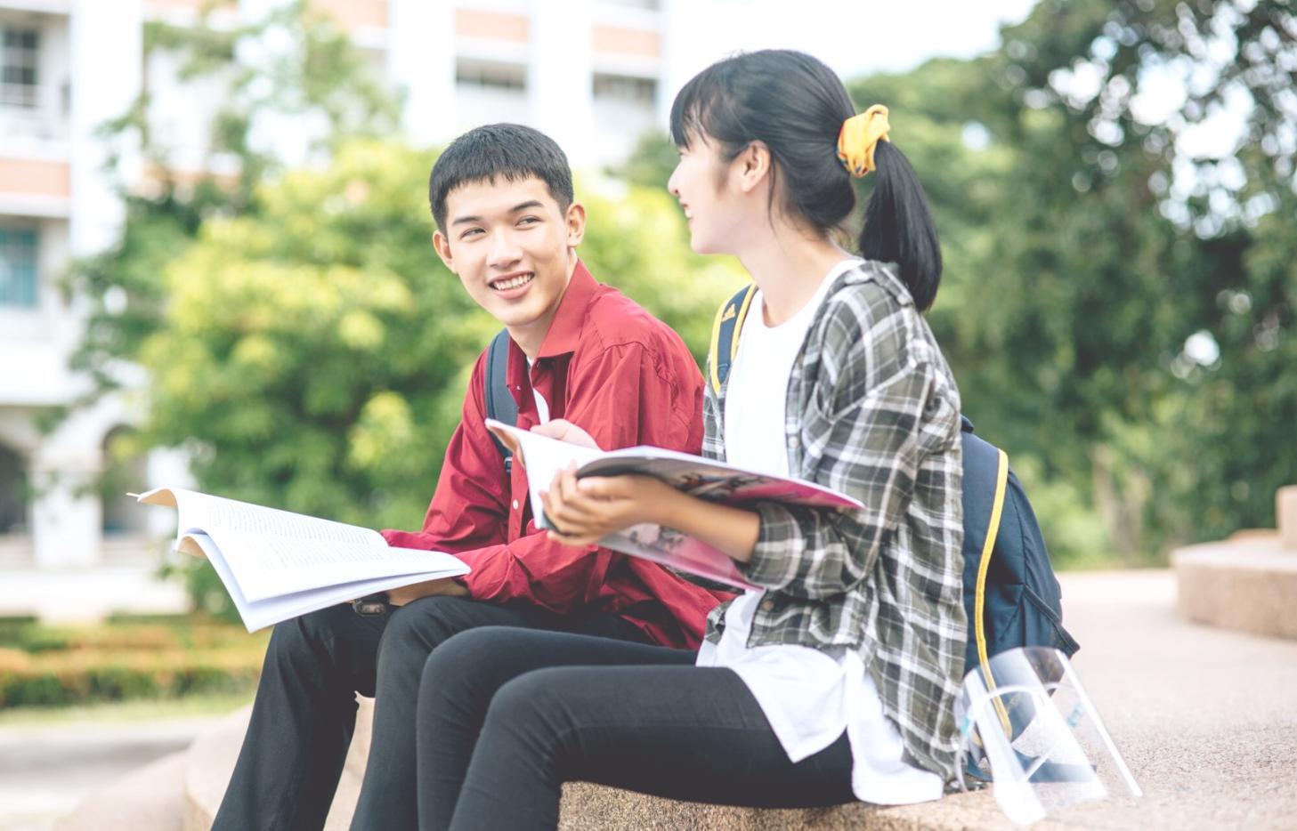 Geschäftsunterlagen und Finanzanalyse für Unternehmenskauf